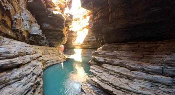 Climbing through water Karijini