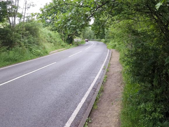 A625 crossing to Froggatt