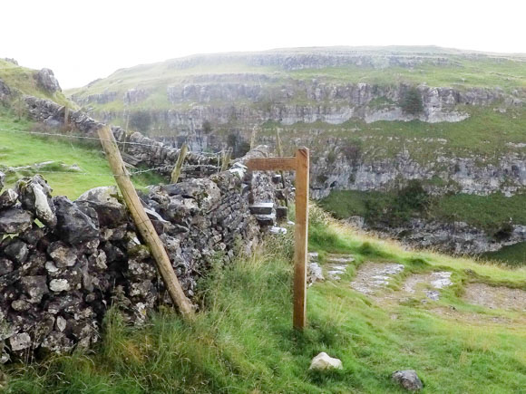 Path to Malham Tarn from top of Gordale Scar